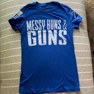 NWOT Grunt Style Messy Buns N Guns Tee